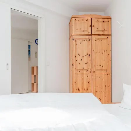 Apartment 502, Seepark