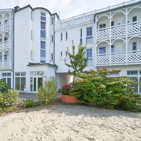 Apartment 502, Seepark *